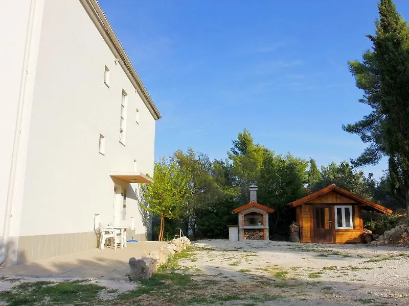 Apartments Darije Trogir 0*,