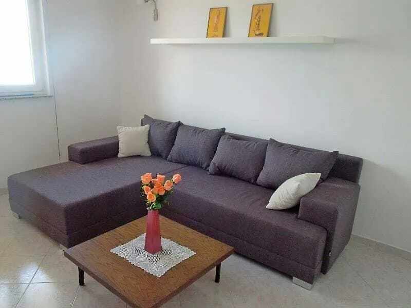 Apartments Darije location