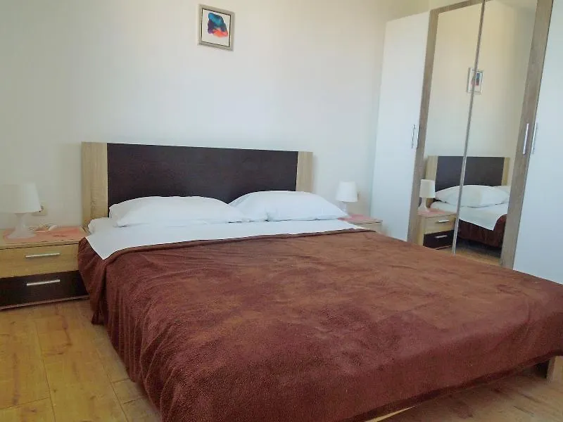 Apartments Darije تروغير